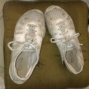 Used Nfinity Vengeance size 7